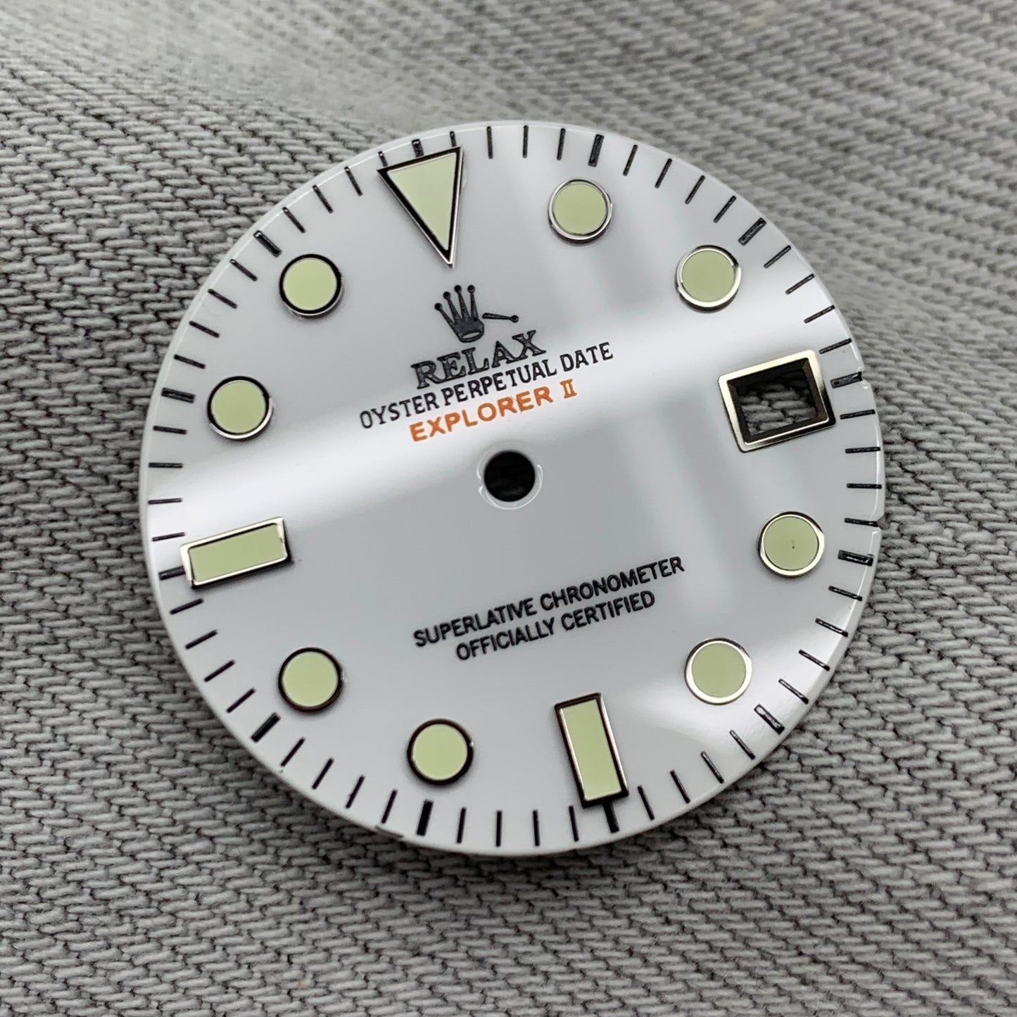 Dial Maker -White Enamel Explorer II Relax Dial for seiko mod NH34