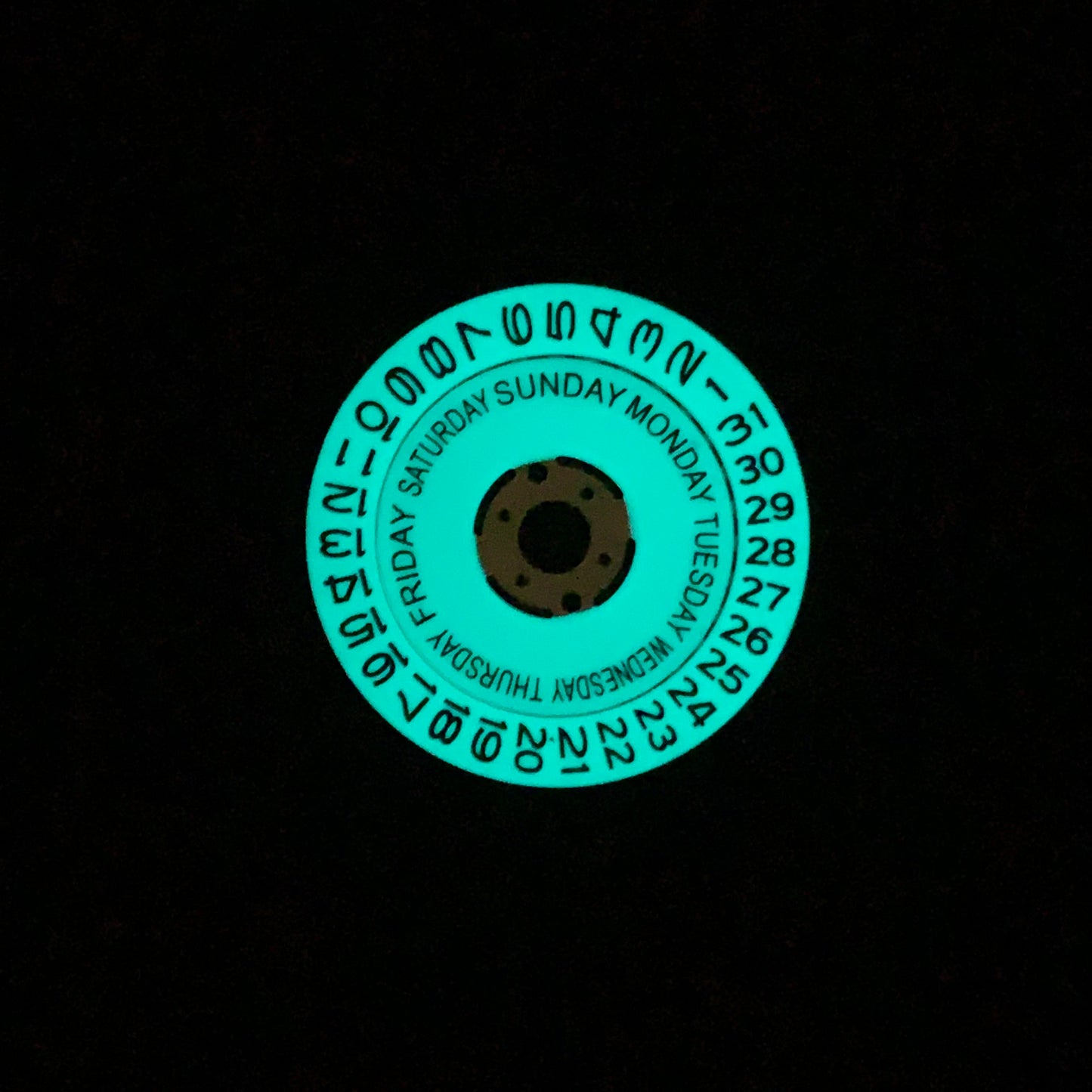 Dial maker - Blue sunburst dial With Full lume day /date wheel for NH36
