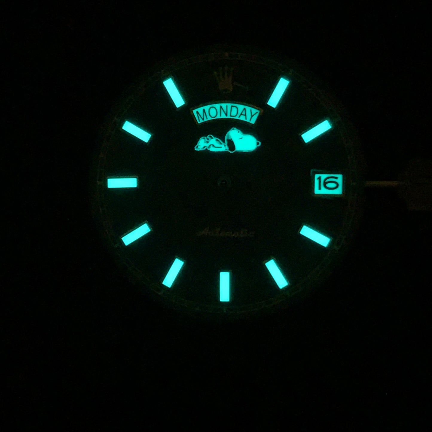 Dial maker - Blue snoopy Dial With Full lume day /date wheel for NH36