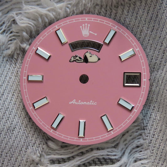 Dial maker - Pink snoopy Dial With Full lume day /date wheel for NH36