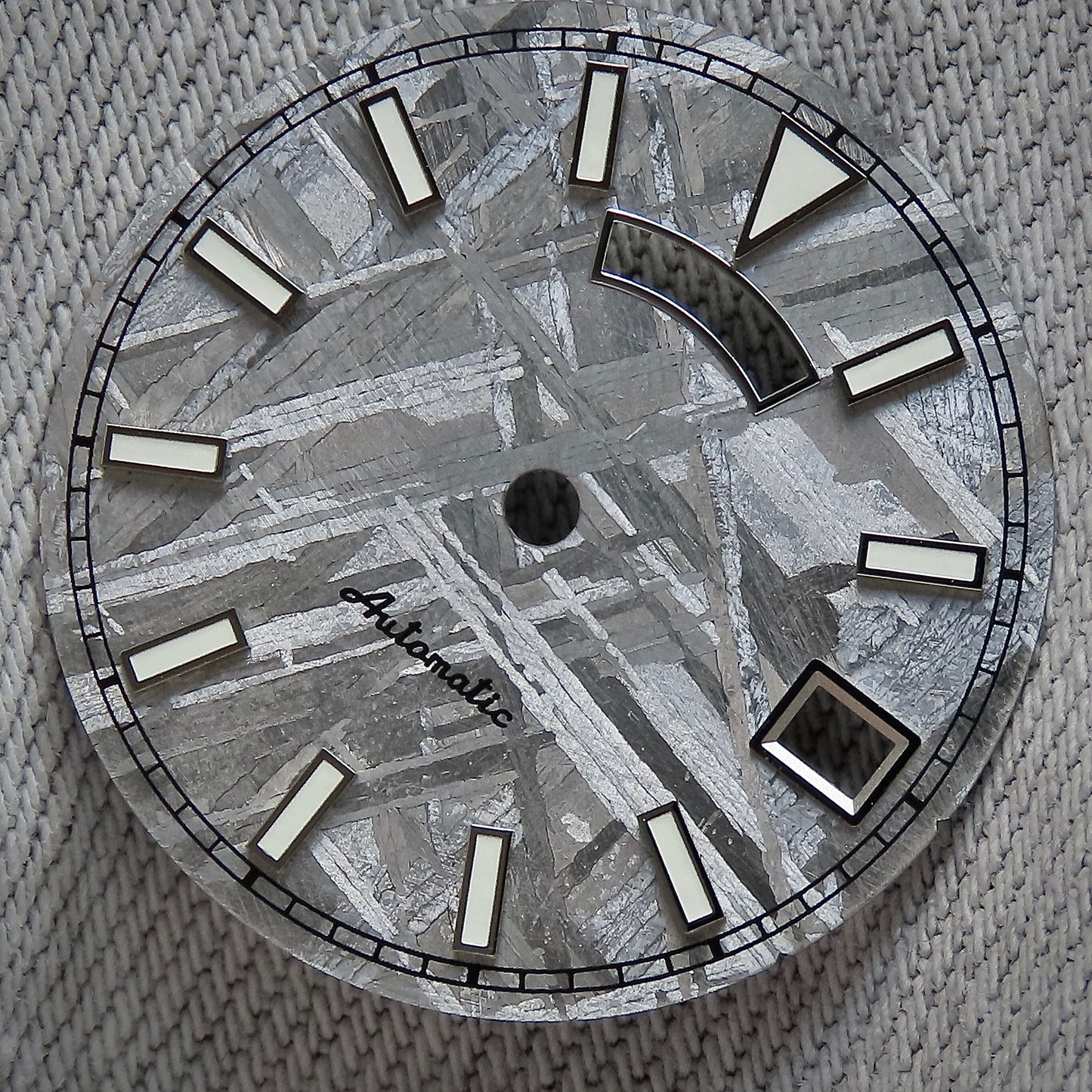 Dial maker - Natural Meteorite Dial For NH36 Movement BGW9 Lume