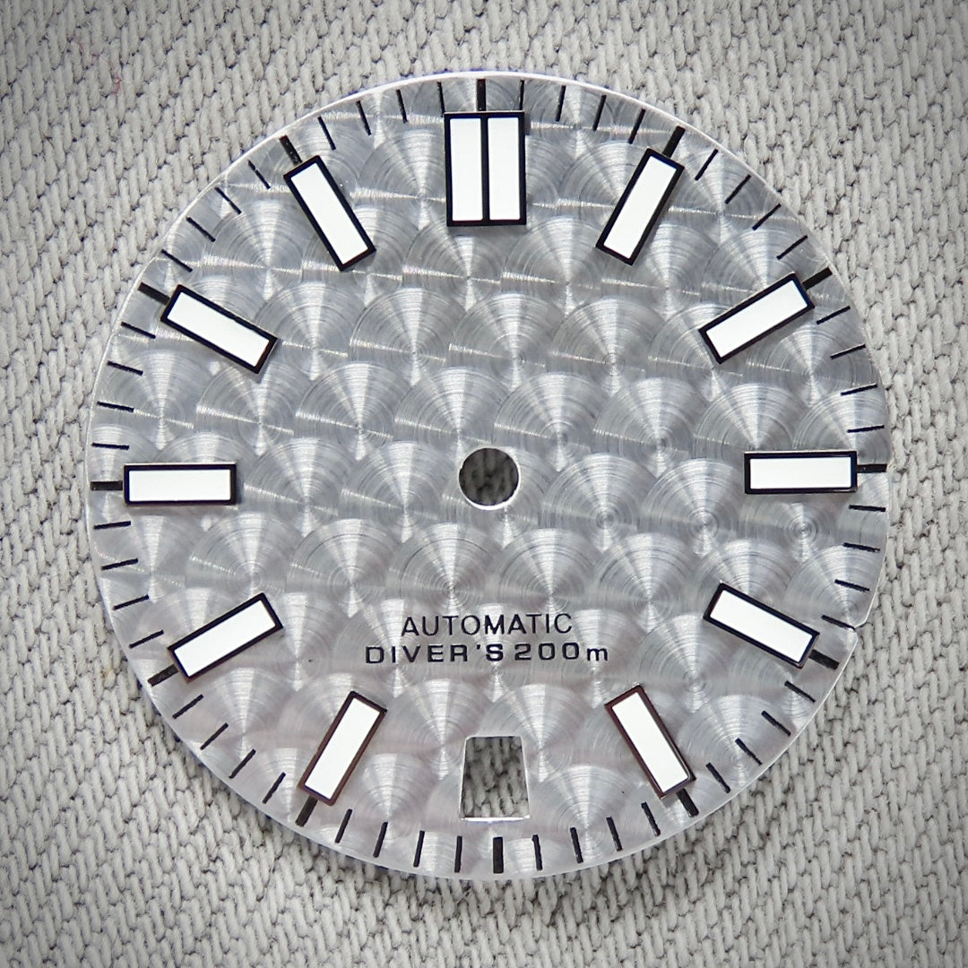 Dial Maker - Perlage dial / BGW9 Lume with date wheel