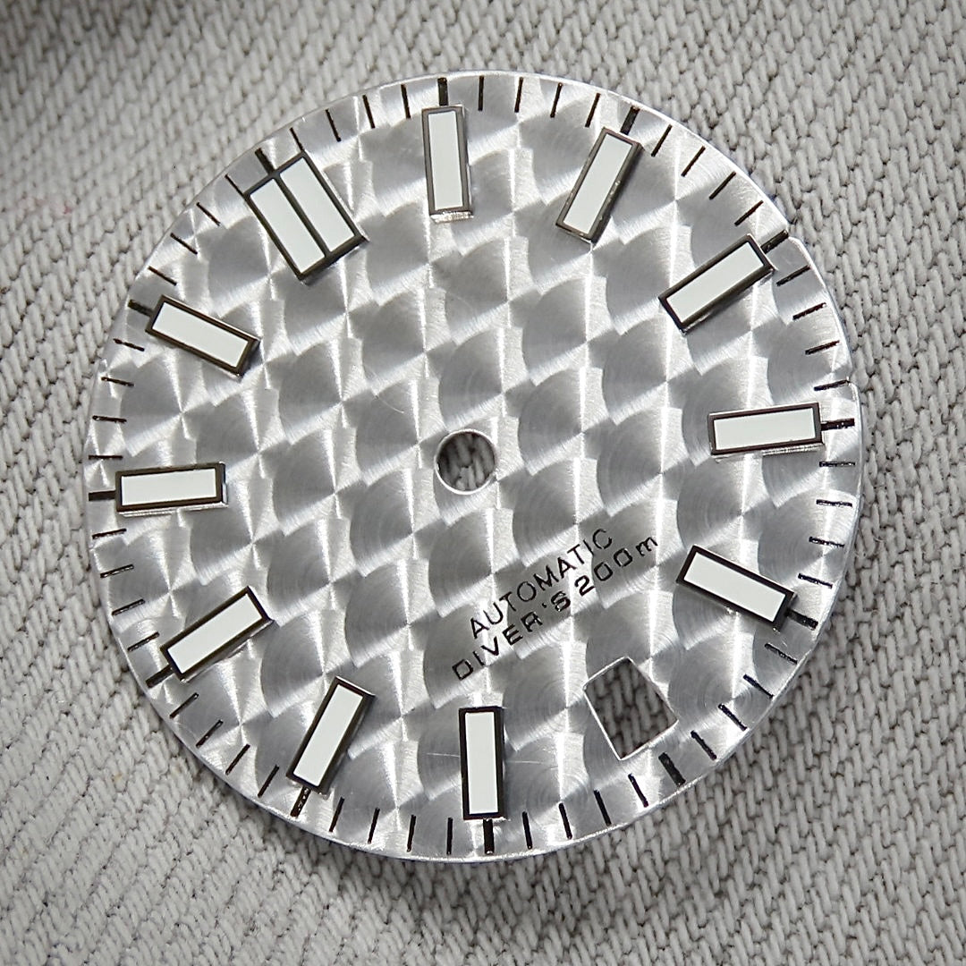 Dial Maker - Perlage dial / BGW9 Lume with date wheel