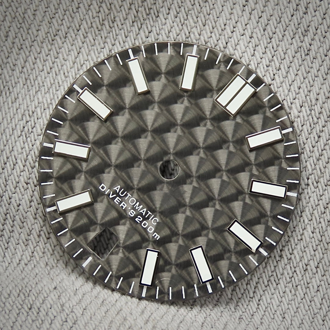 Dial Maker - Perlage dial / BGW9 Lume with date wheel