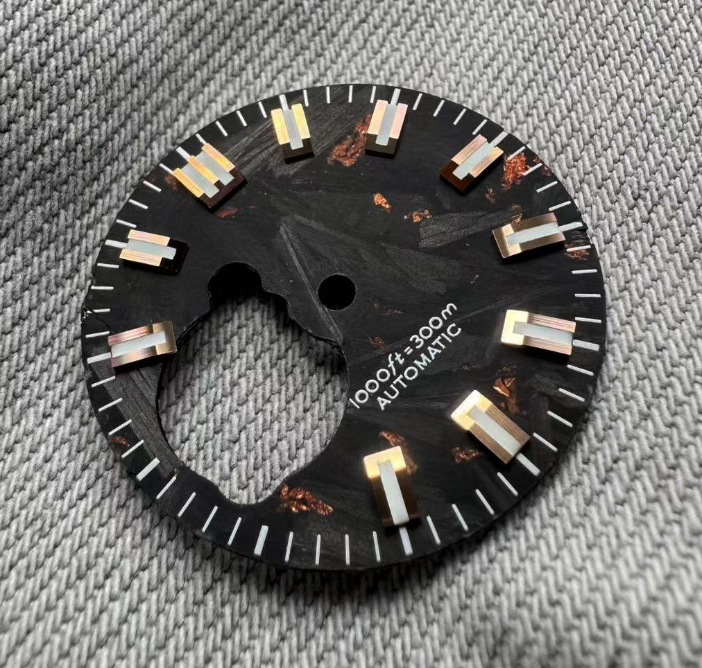 Dial maker - Forged Carbon Fibre Dial with Rose gold leaf for Seiko mod NH38 Movement