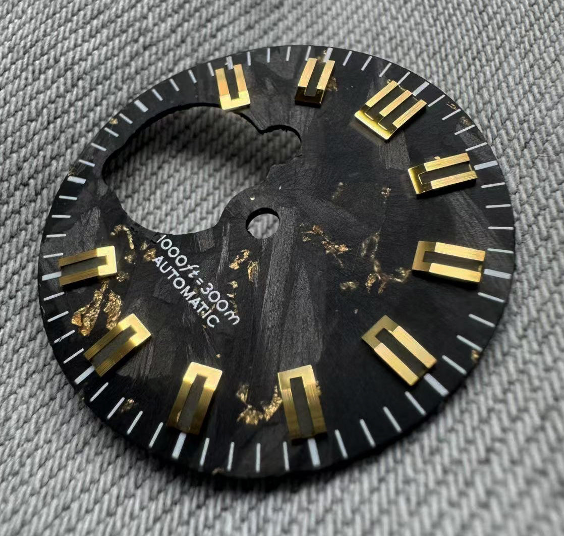 Dial maker - Forged Carbon Fibre Dial with Gold Leaf for Seiko mod NH38 Movement