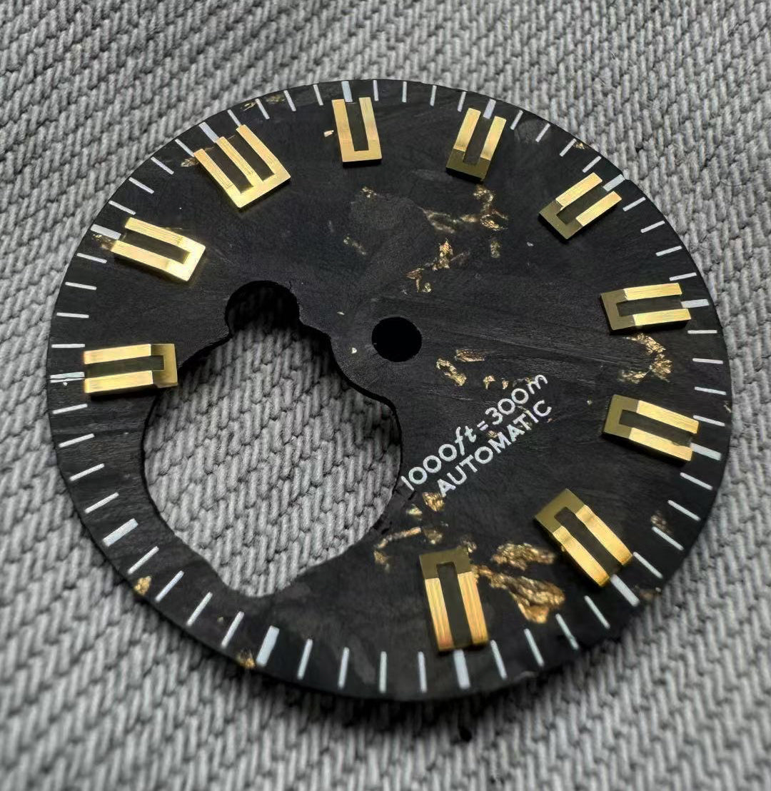 Dial maker - Forged Carbon Fibre Dial with Gold Leaf for Seiko mod NH38 Movement