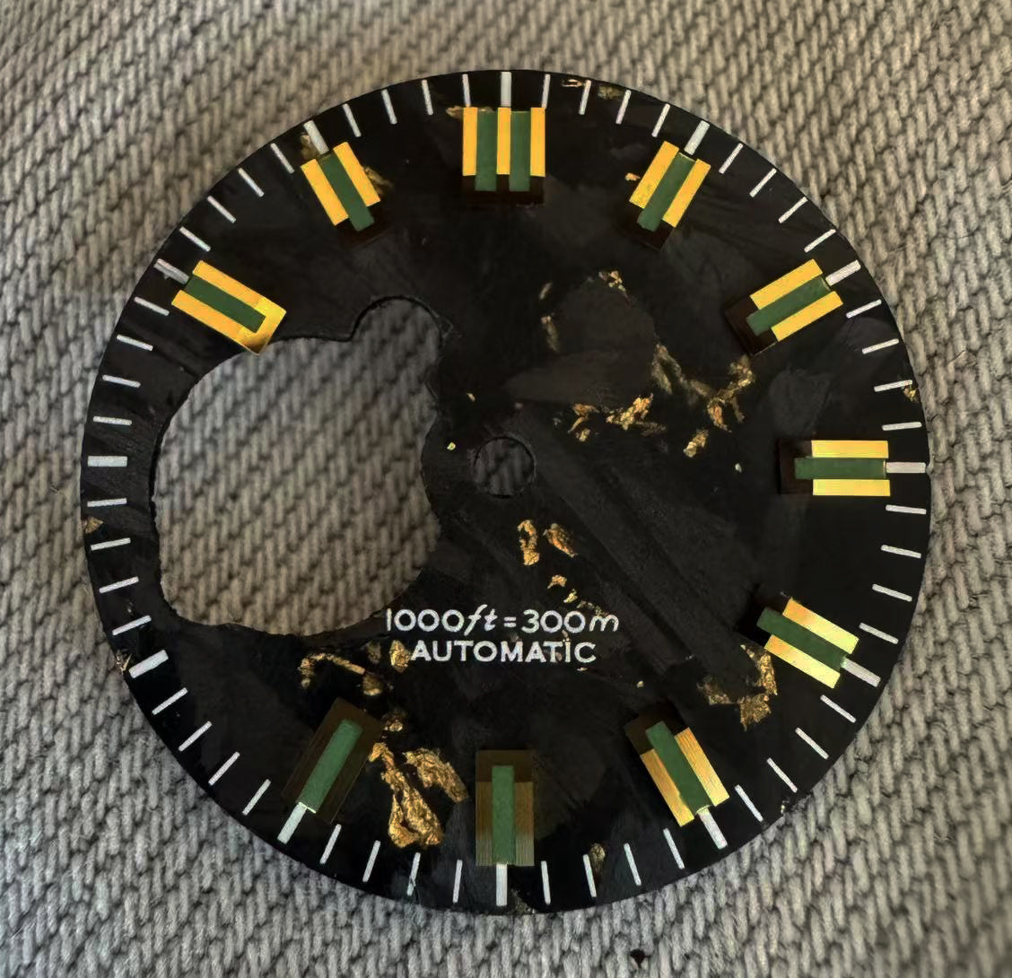 Dial maker - Forged Carbon Fibre Dial with Gold Leaf for Seiko mod NH38 Movement