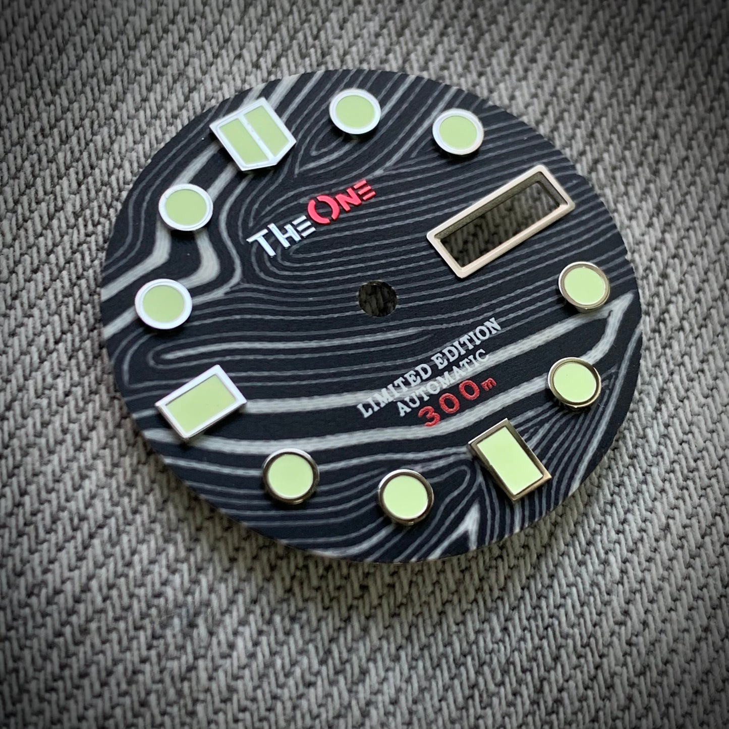Dial maker - Black / white Forged Carbon Fiber Dial