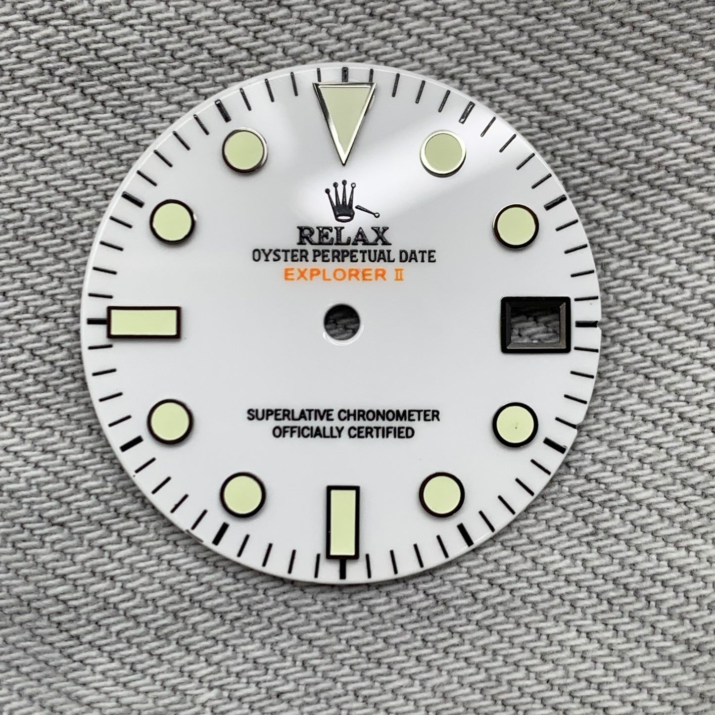 Dial Maker -White Enamel Explorer II Relax Dial for seiko mod NH34