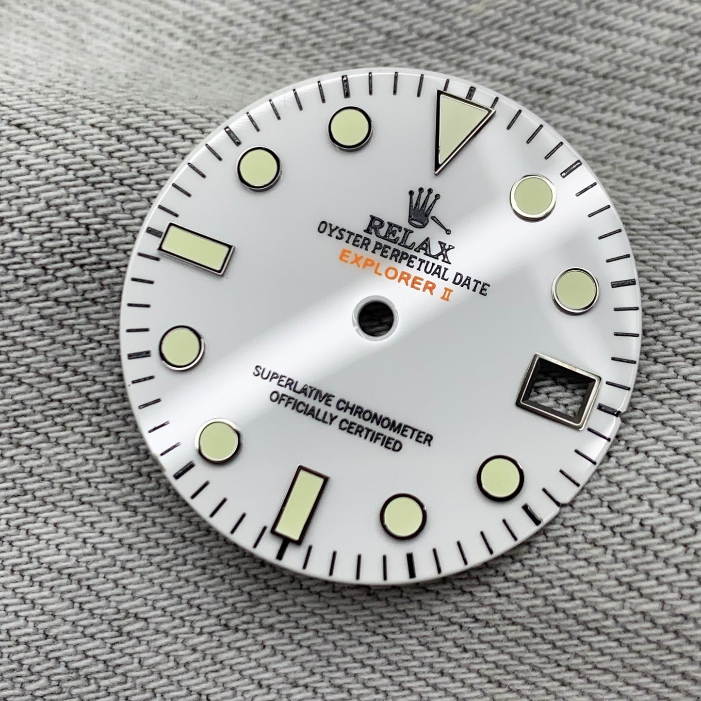 Dial Maker -White Enamel Explorer II Relax Dial for seiko mod NH34