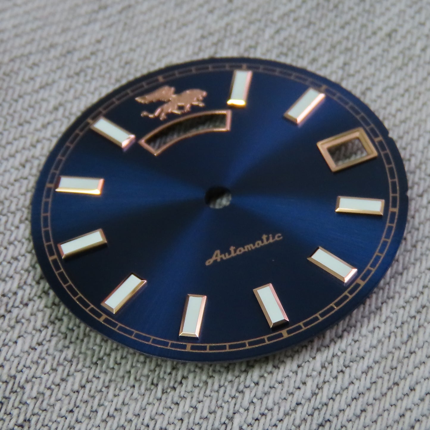 Dial maker - Blue sunburst dial With Full lume day /date wheel for NH36