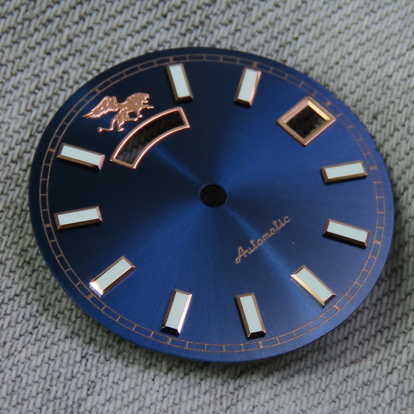 Dial maker - Blue sunburst dial With Full lume day /date wheel for NH36