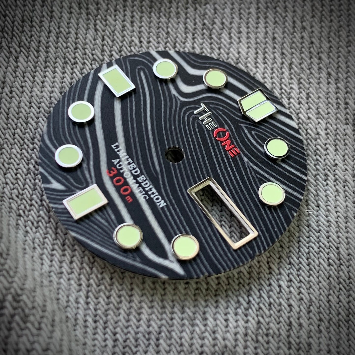 Dial maker - Black / white Forged Carbon Fiber Dial