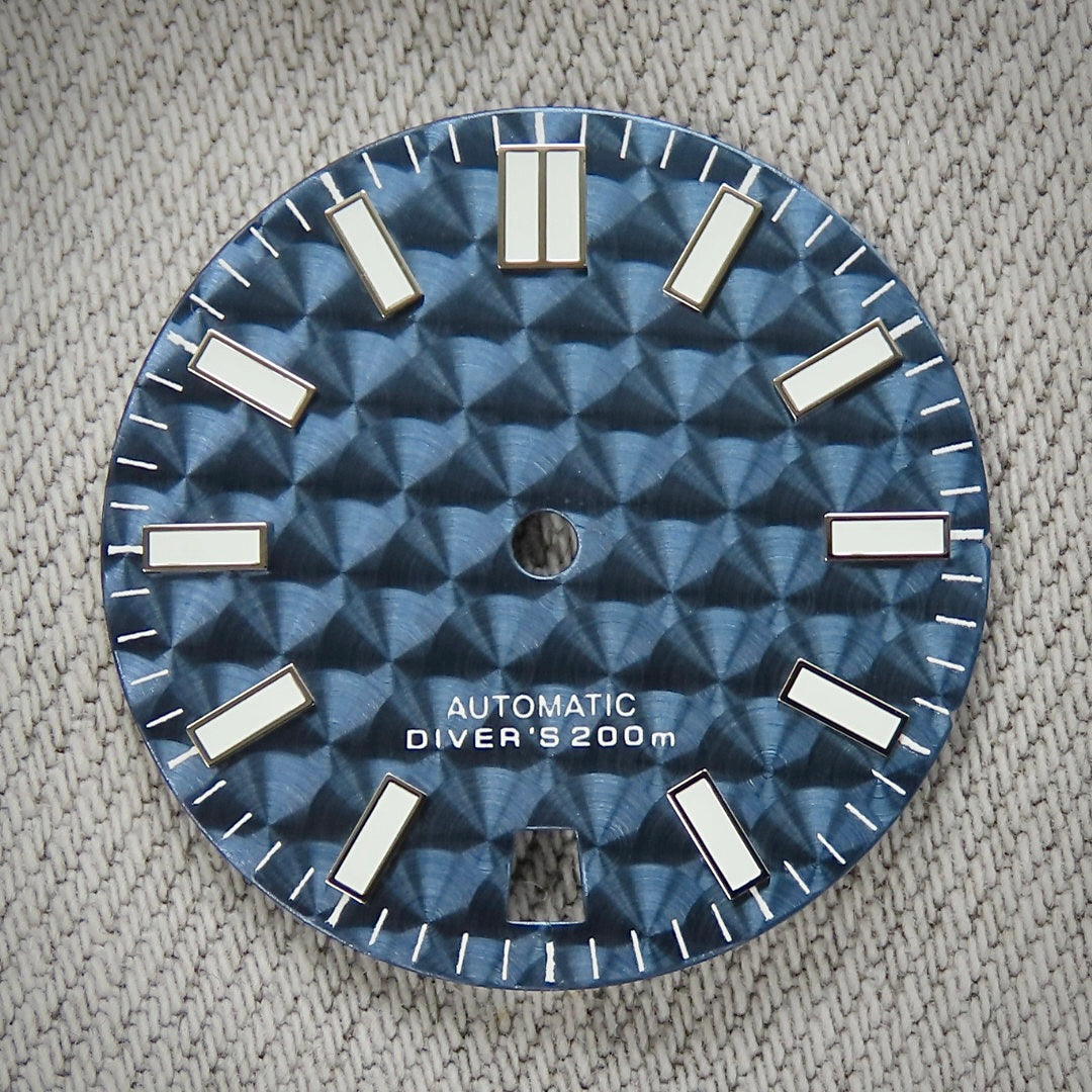 Dial Maker - Perlage dial / BGW9 Lume with date wheel