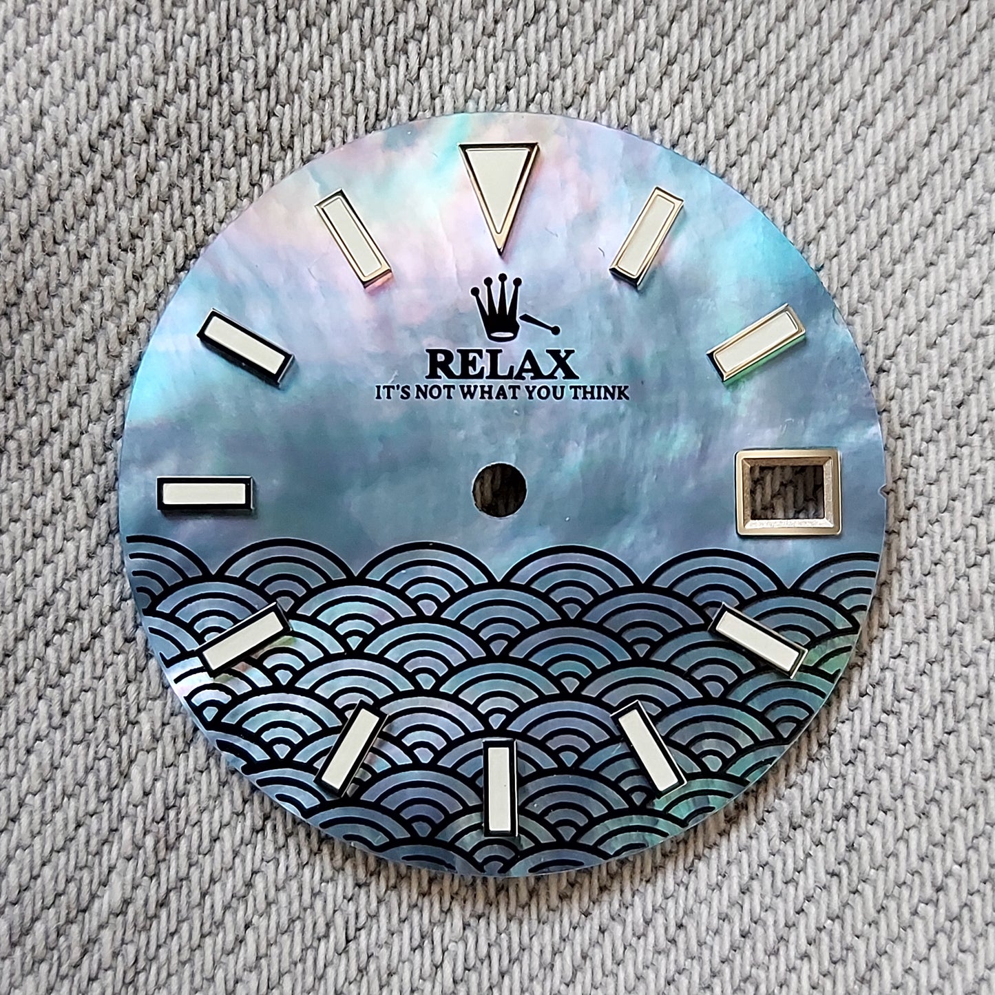 Dial maker - Full Spectrum MOP (Mother of Pearl) with (Black) Japanese Waves (Seigaiha) Relax Dial