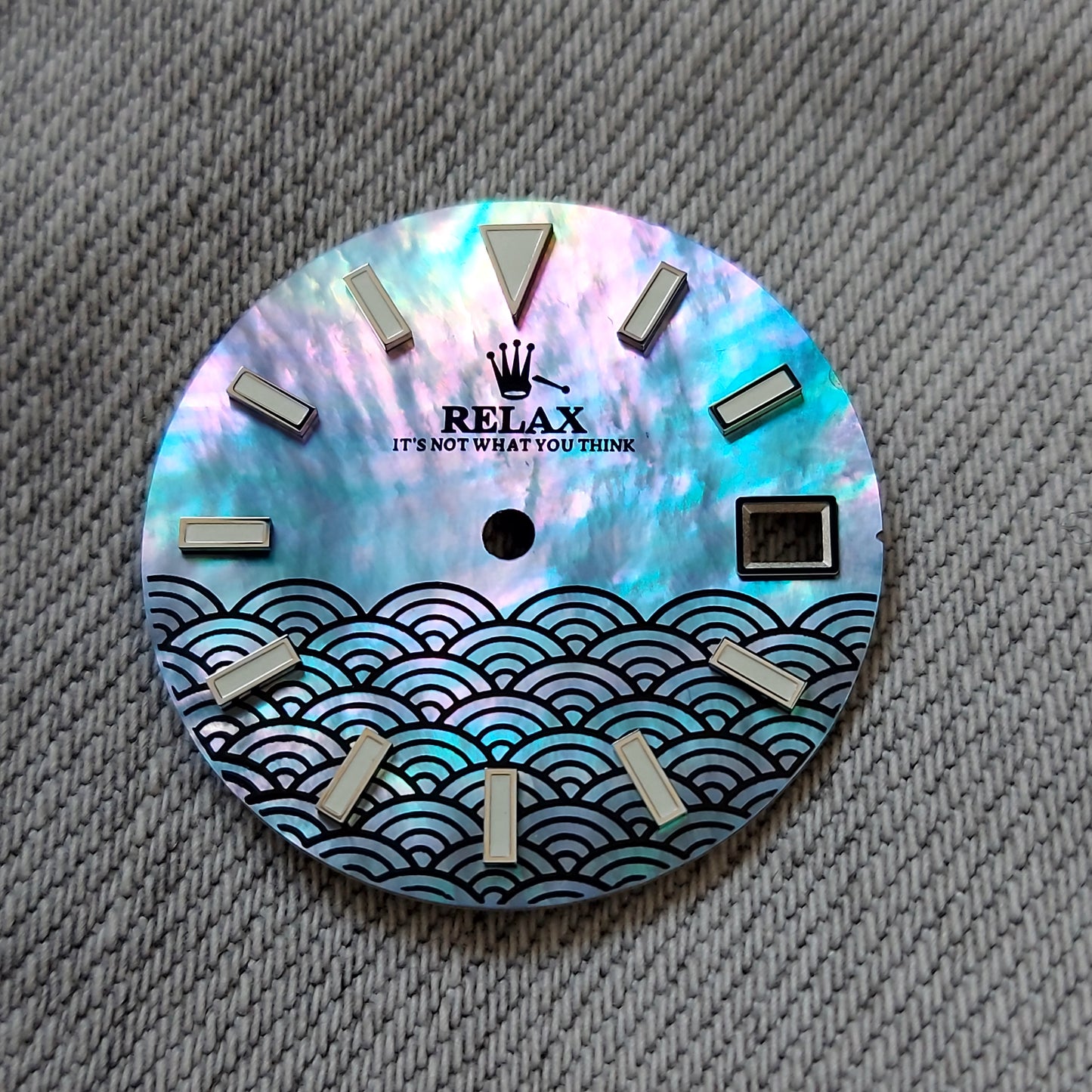 Dial maker - Full Spectrum MOP (Mother of Pearl) with (Black) Japanese Waves (Seigaiha) Relax Dial