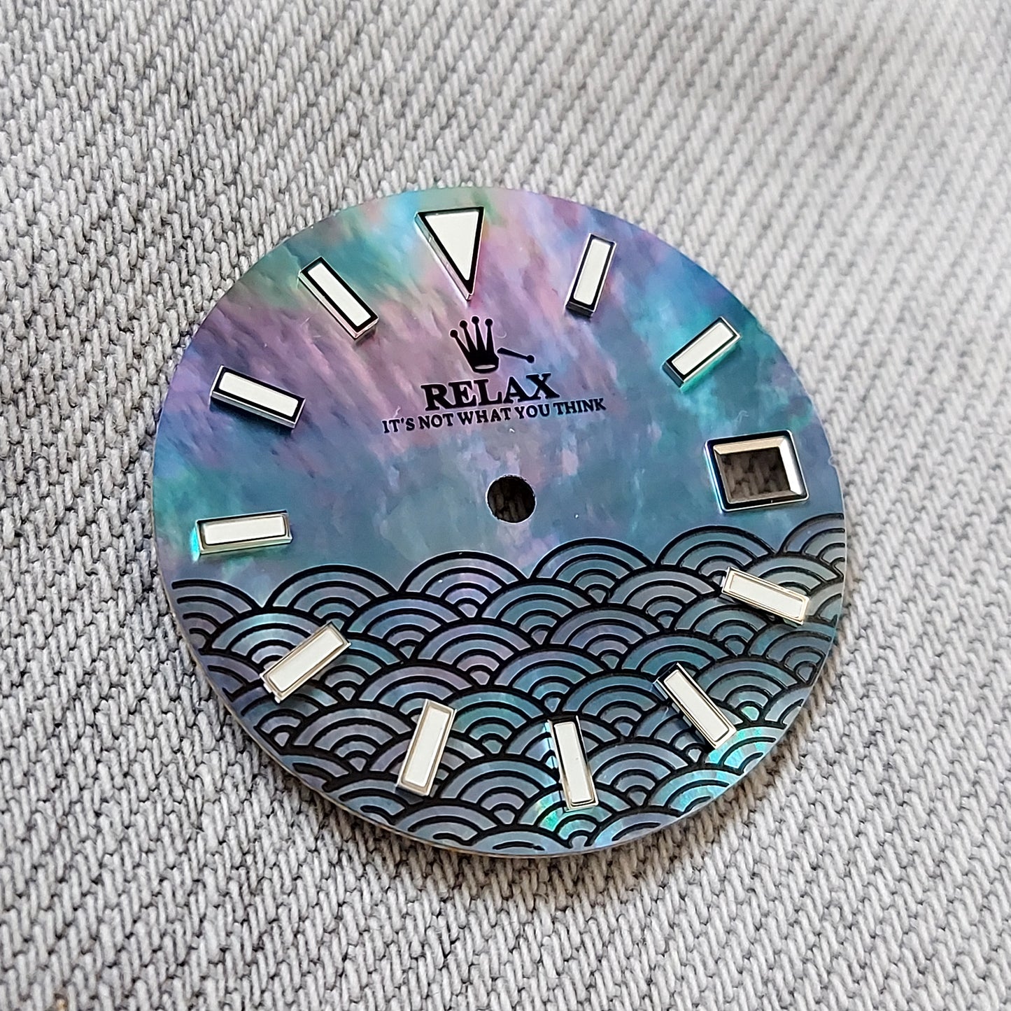 Dial maker - Full Spectrum MOP (Mother of Pearl) with (Black) Japanese Waves (Seigaiha) Relax Dial