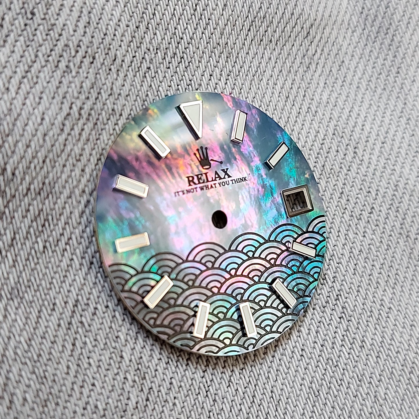 Dial maker - Full Spectrum MOP (Mother of Pearl) with (Black) Japanese Waves (Seigaiha) Relax Dial