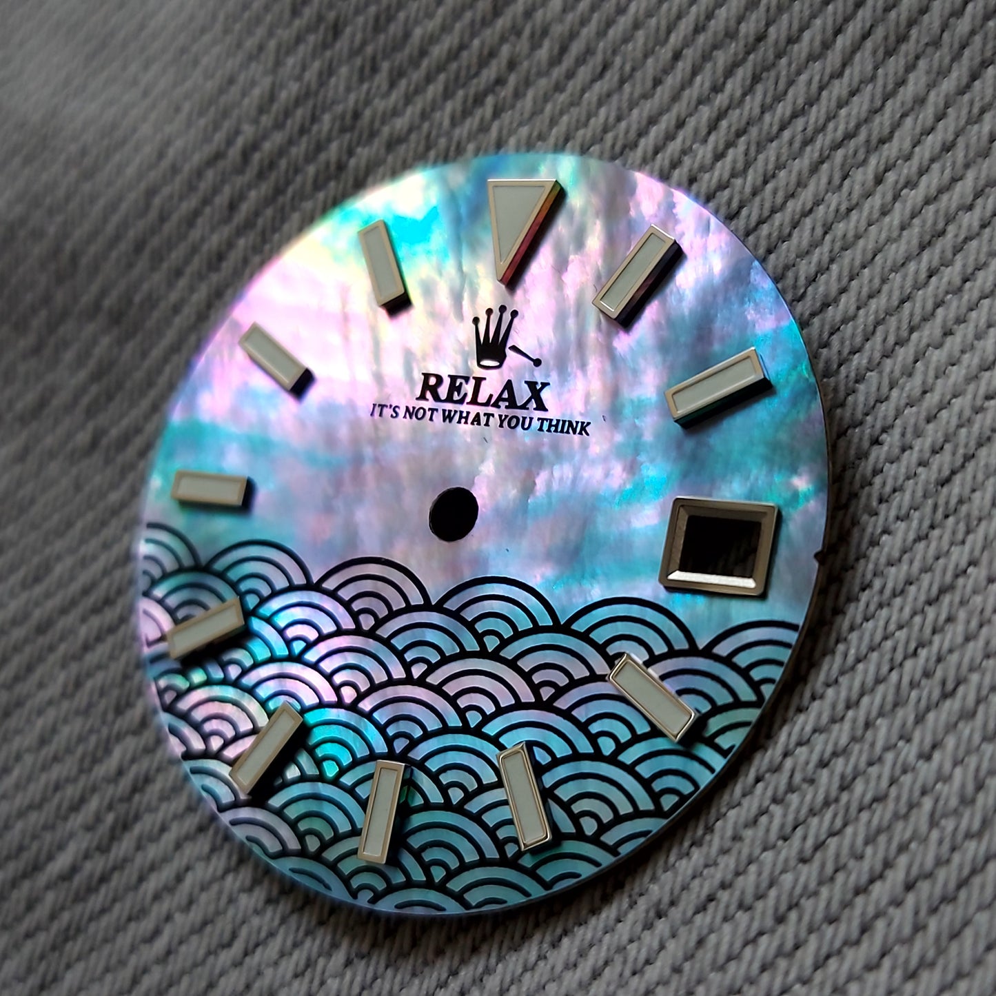 Dial maker - Full Spectrum MOP (Mother of Pearl) with (Black) Japanese Waves (Seigaiha) Relax Dial