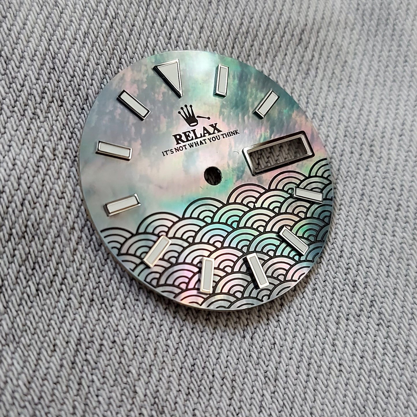 Dial maker - Full Spectrum MOP (Mother of Pearl) with (Black) Japanese Waves (Seigaiha) Relax Dial