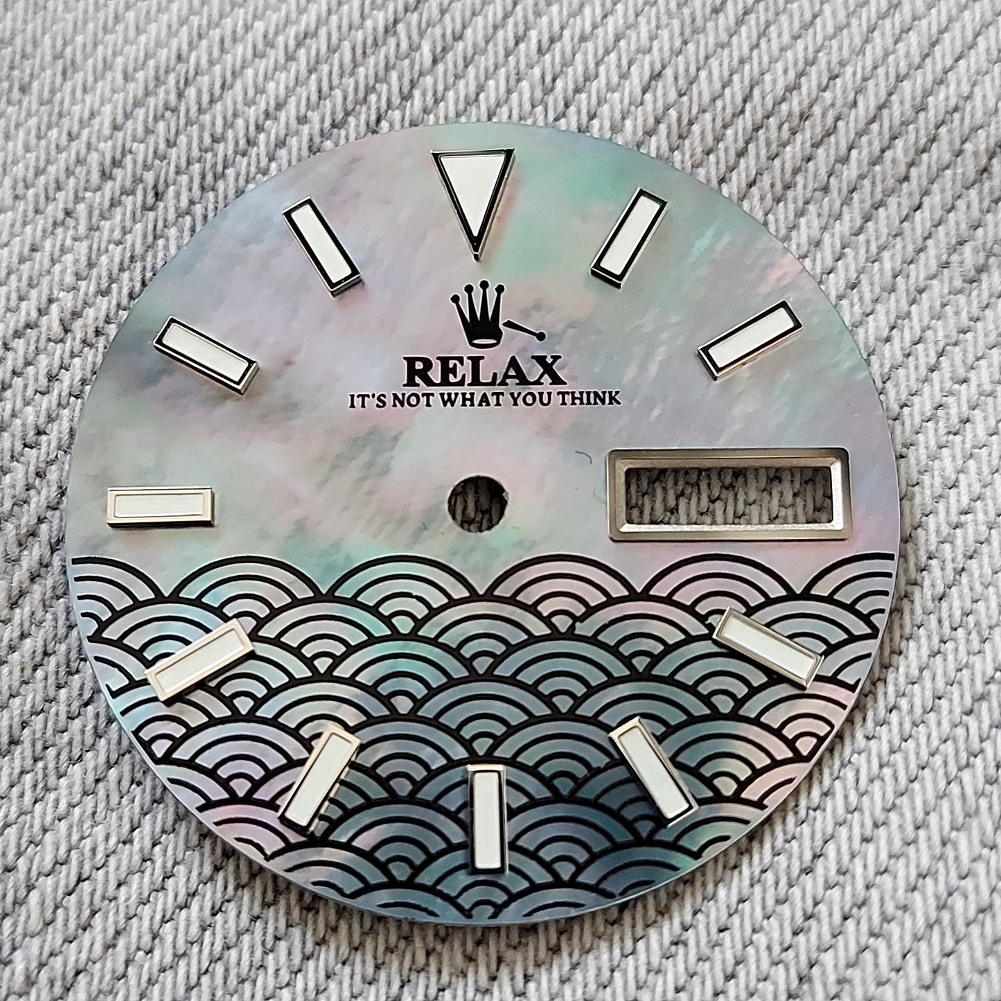 Dial maker - Full Spectrum MOP (Mother of Pearl) with (Black) Japanese Waves (Seigaiha) Relax Dial