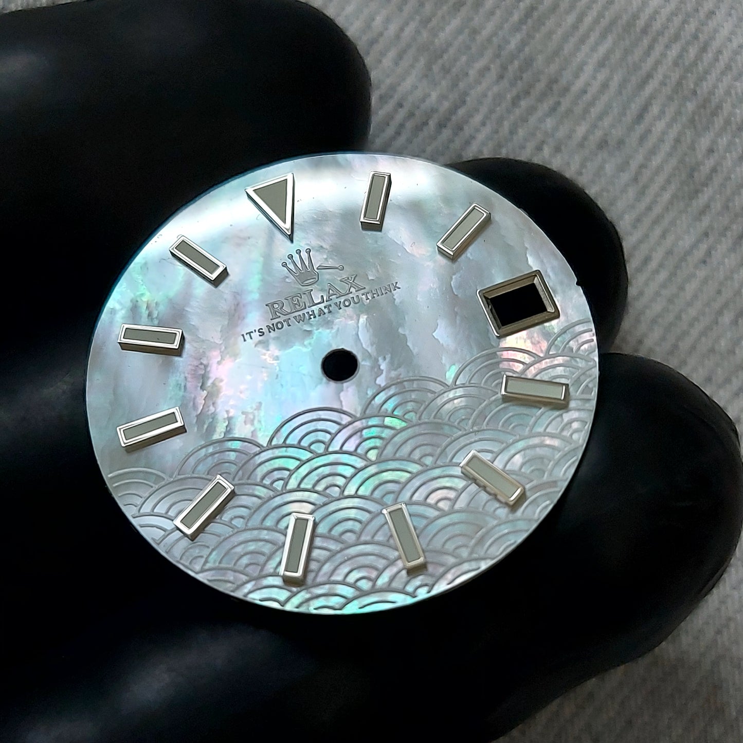 Dial maker - MOP (Mother of Pearl) with White Japanese Waves (Seigaiha) Relax Dial