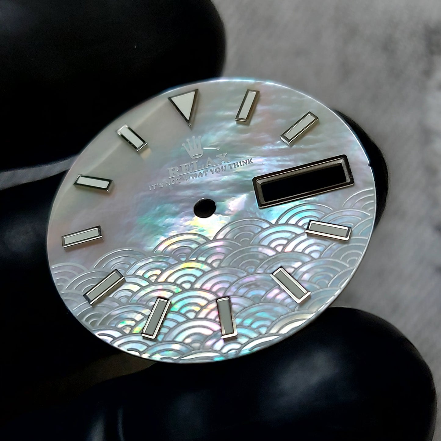 Dial maker - MOP (Mother of Pearl) with White Japanese Waves (Seigaiha) Relax Dial