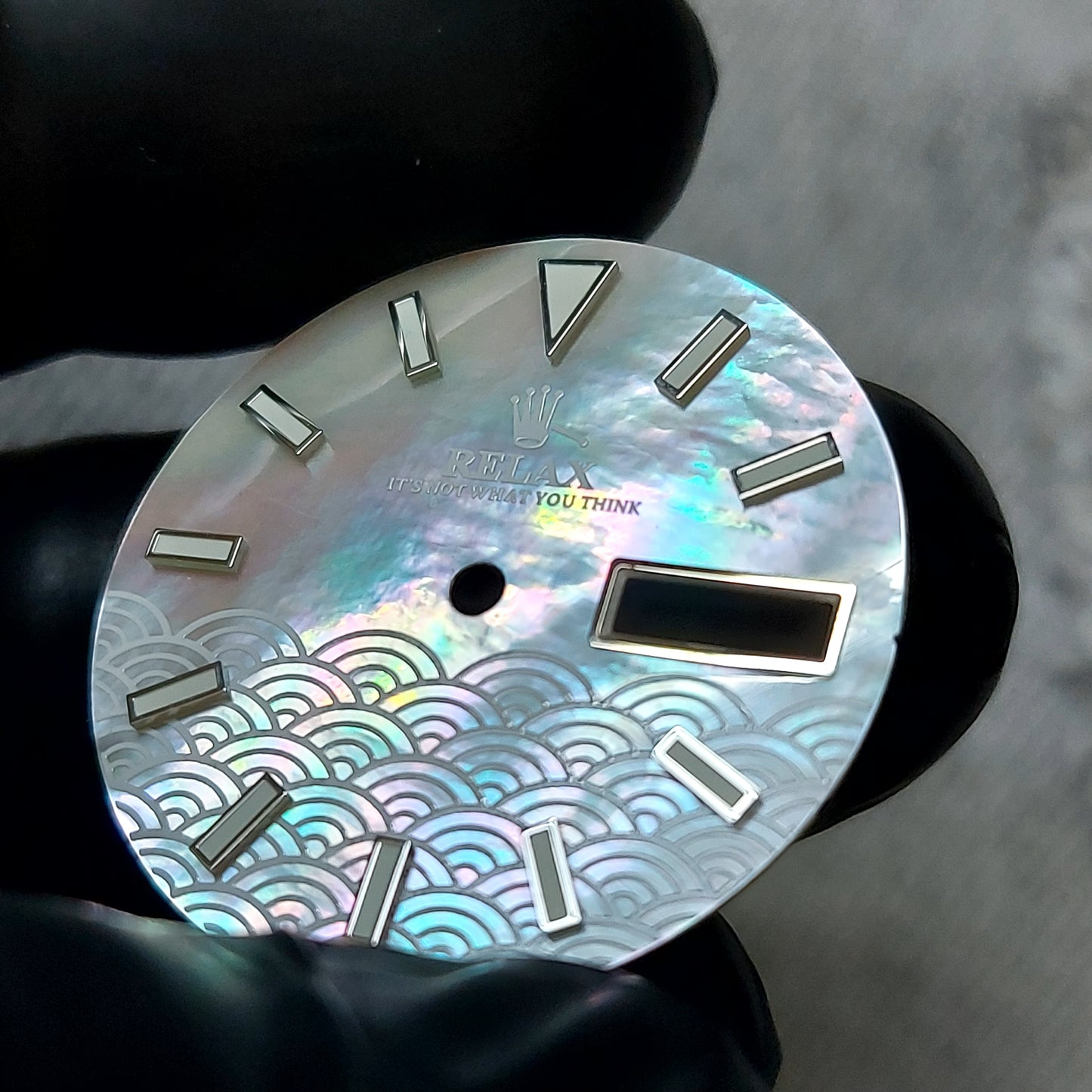 Dial maker - MOP (Mother of Pearl) with White Japanese Waves (Seigaiha) Relax Dial