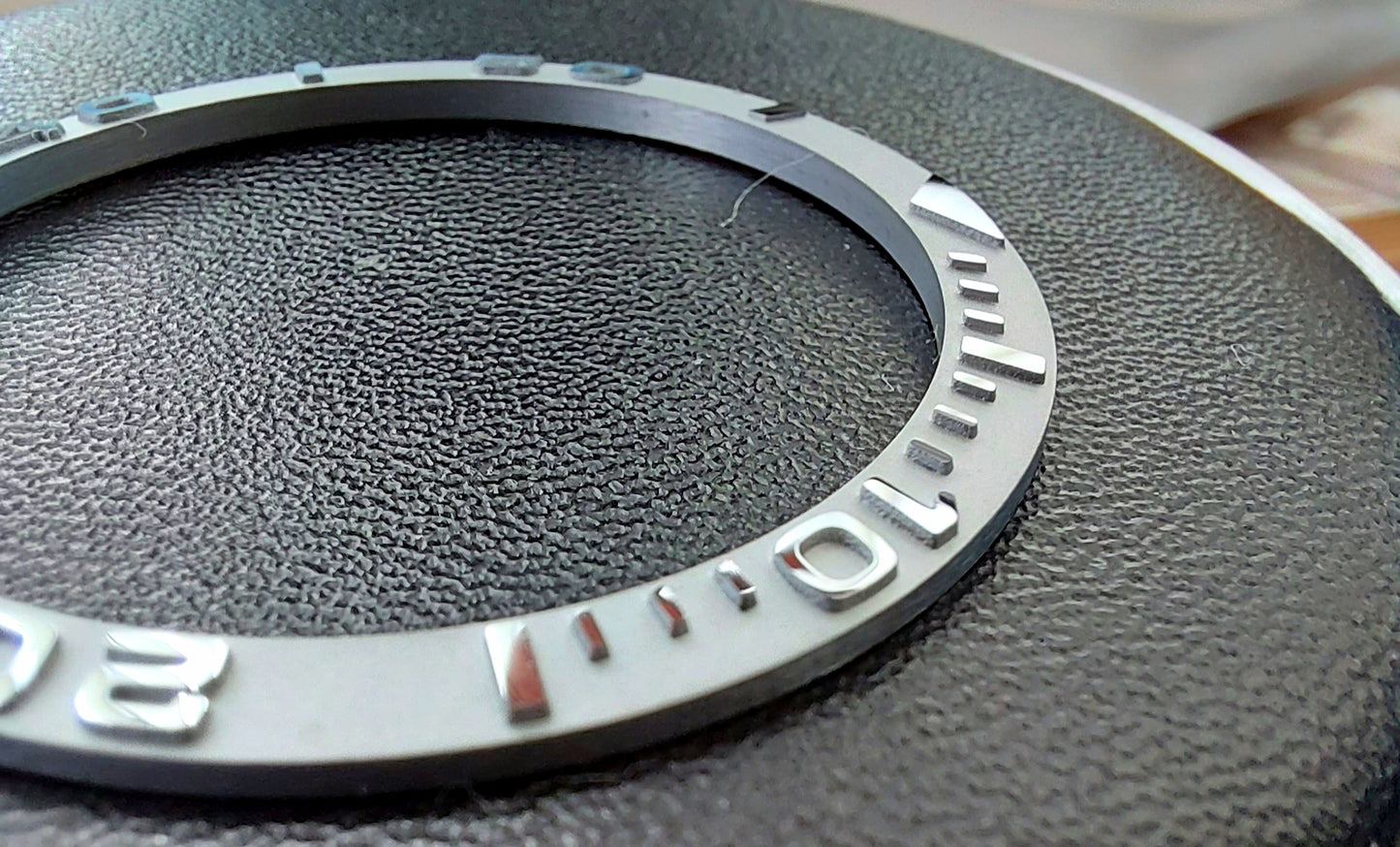 Dial Maker - Silver (Sloped) Ceramic Bezel Insert for Seiko SKX007/SRPD)