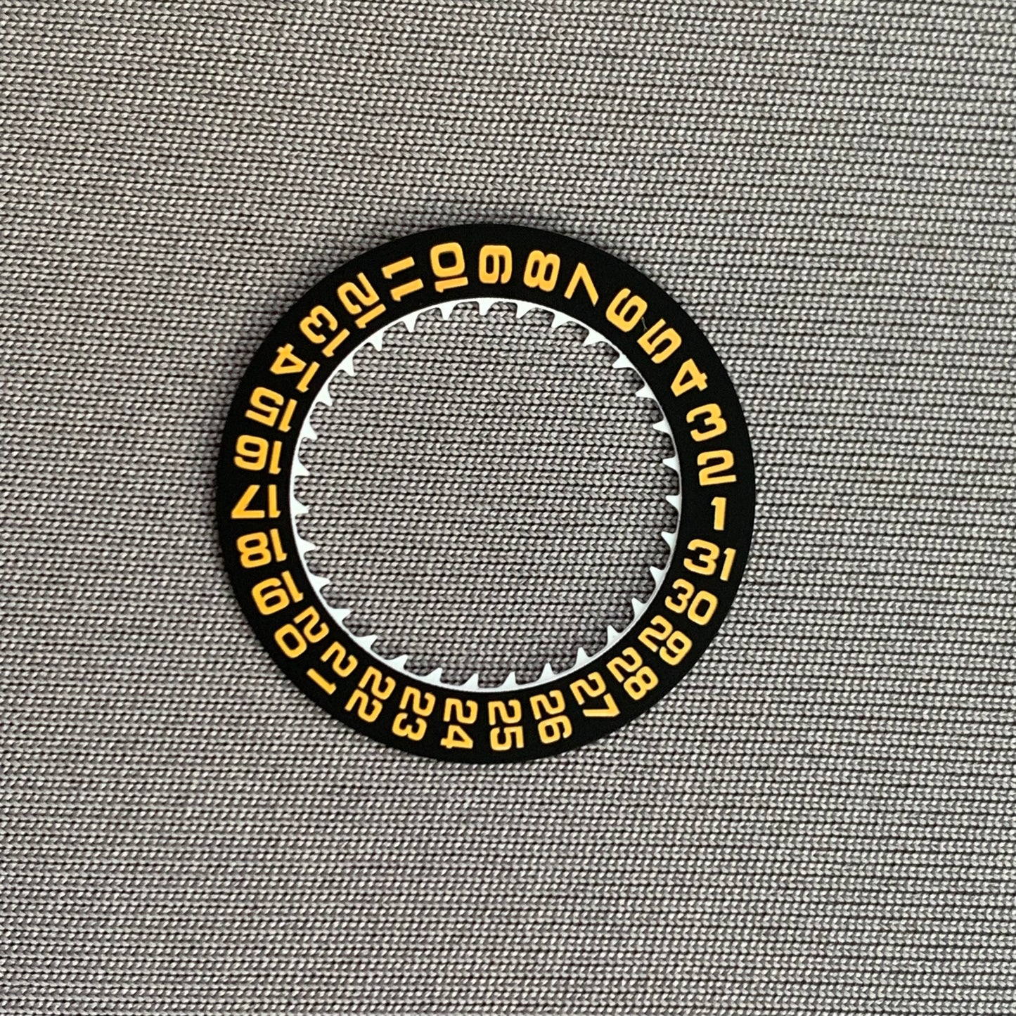 Dial maker - NH35/36A Date Disc Matt Black with Yellow ( No Lume)