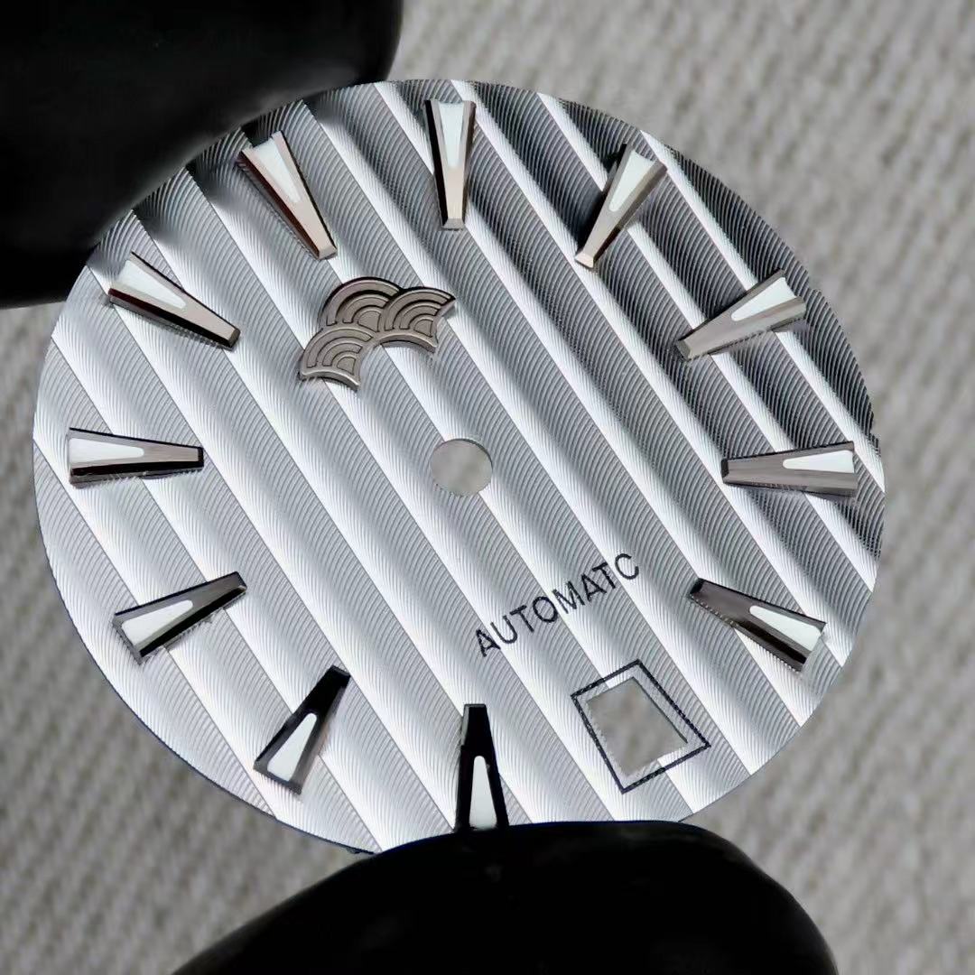 Hammered Pattern &Geneva stripes