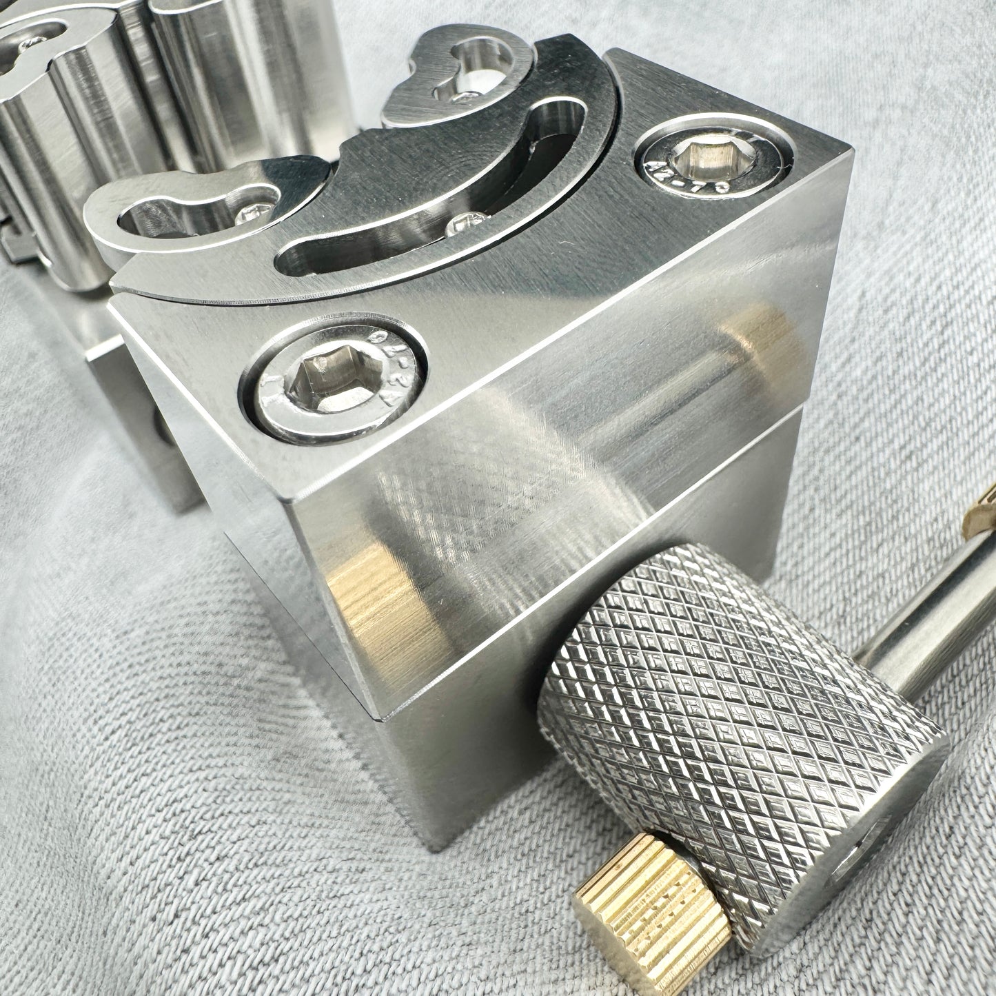 Fractal Vise DIY Kit, Stainless Steel Vise Clamp, Suitable for Any Shape