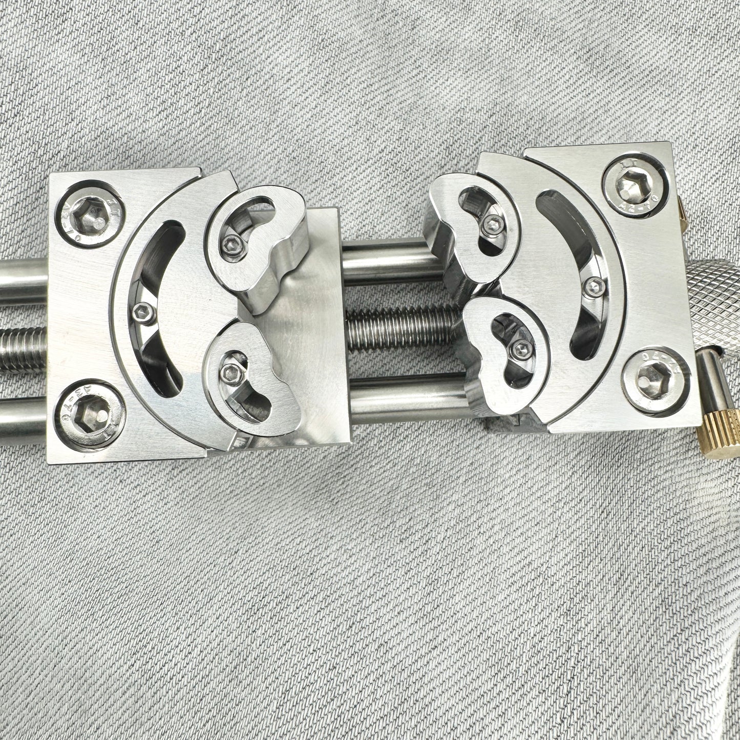 Fractal Vise DIY Kit, Stainless Steel Vise Clamp, Suitable for Any Shape